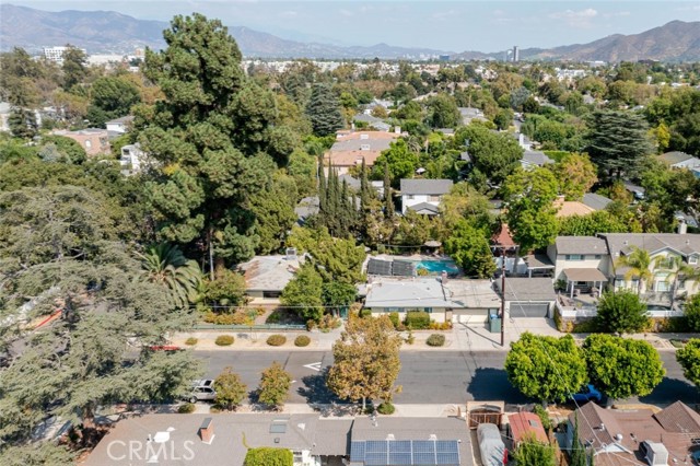 11594 Morrison Street, North Hollywood CA: https://media.crmls.org/medias/8b5e60e7-4c49-44ed-8bbe-2f8a61c4a558.jpg