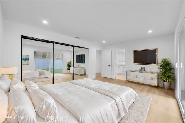 2975 Riverside Drive, Chino CA: https://media.crmls.org/medias/8b5ec1ec-7b38-441a-992e-f4bd2363ee8b.jpg