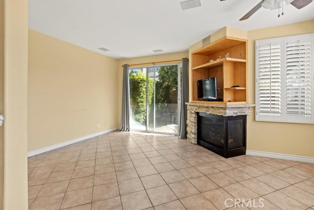 26502 Rock Creek Drive, Valencia CA: https://media.crmls.org/medias/8b5ed057-d7eb-4a96-a229-ae2250b06ef4.jpg
