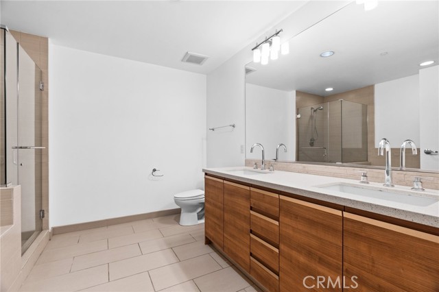 Detail Gallery Image 18 of 49 For 3119 via Dolce #107,  Marina Del Rey,  CA 90292 - 3 Beds | 2 Baths