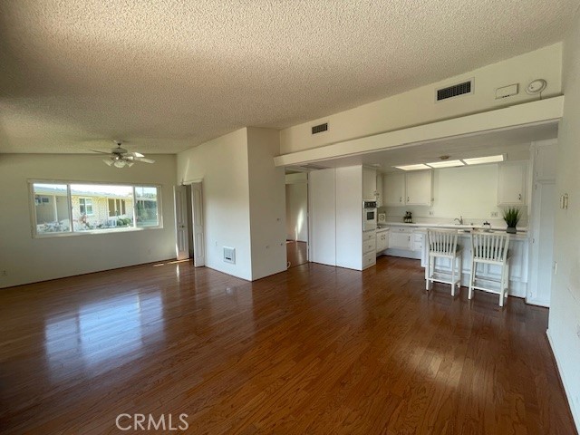 Detail Gallery Image 7 of 24 For 1241 Knollwood #46-F,  Seal Beach,  CA 90740 - 2 Beds | 1 Baths