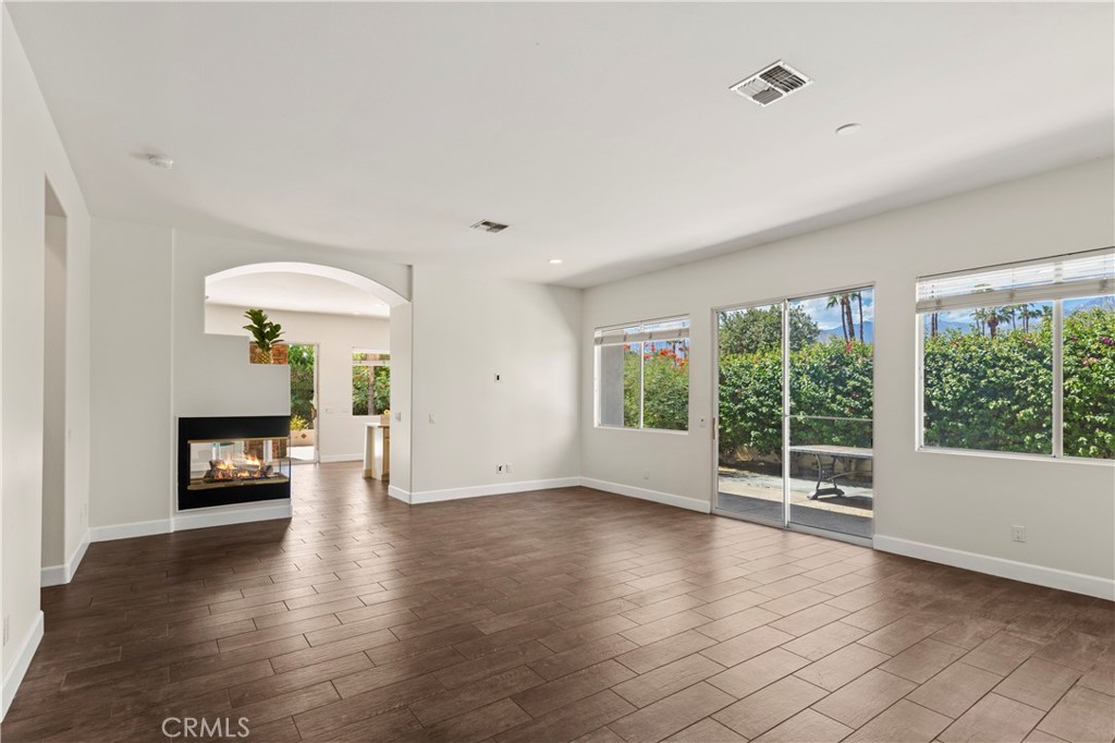 MLS #OC25175236 image #5