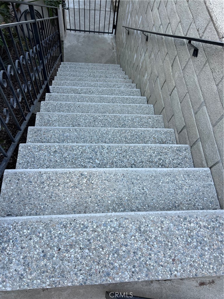 https://media.crmls.org/medias/8b60b9ae-2edd-4f24-b63c-5eaf39b7eb33.jpg?preset=X-Large
