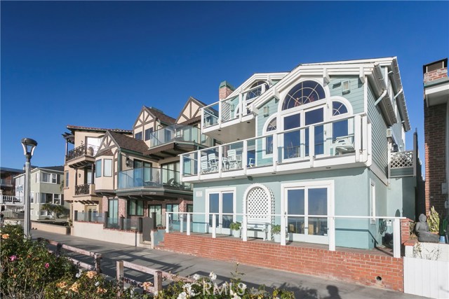 1912 The Strand, Manhattan Beach, California 90266, 5 Bedrooms Bedrooms, ,4 BathroomsBathrooms,Residential,Sold,The Strand,SB17026827