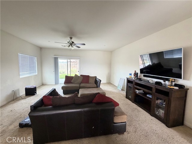 Detail Gallery Image 3 of 17 For 600 Vancluse Bay Dr, Bakersfield,  CA 93307 - 3 Beds | 2 Baths