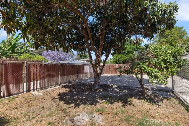 147 E 67th Way, Long Beach CA: https://media.crmls.org/medias/8b618f3d-f44f-40d9-8d80-b8dc56ac30fb.jpg