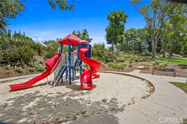 24711 Acropolis Drive, Mission Viejo CA: https://media.crmls.org/medias/8b61db01-e938-4a09-874d-387928c9ceb4.jpg