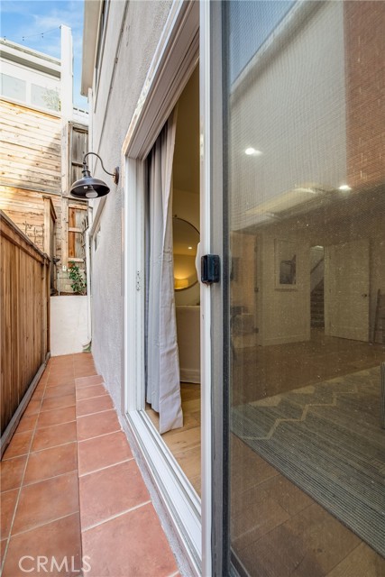 209 15th Street, Manhattan Beach, California 90266, 3 Bedrooms Bedrooms, ,2 BathroomsBathrooms,Residential,Sold,15th,SB23017345