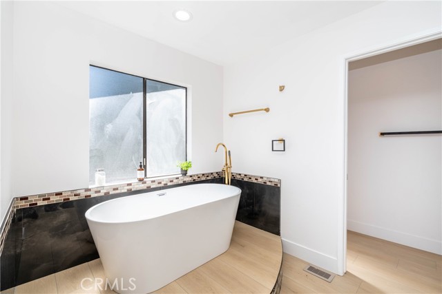16066 Rancho Verde Circle, Riverside CA: https://media.crmls.org/medias/8b6204cf-57b8-4c90-9e77-b977a832d619.jpg