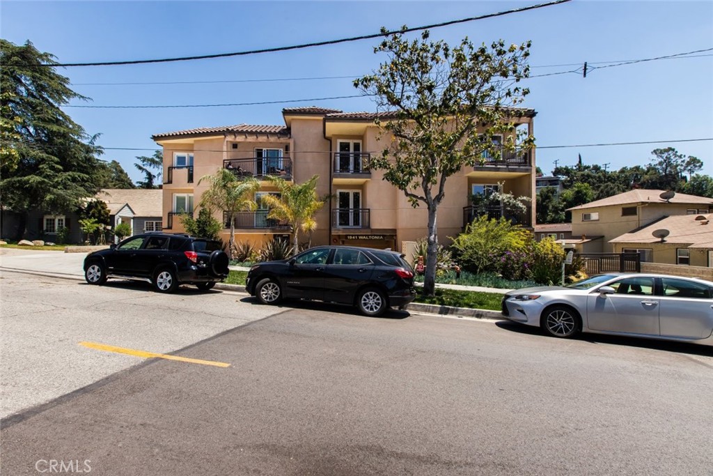 1941 Waltonia Drive 205, Montrose, CA 91020