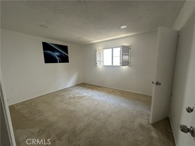 5500 Lindley, 222 photo 6