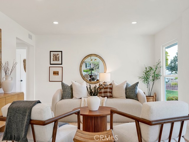 3212 Sunnywood Drive, Fullerton CA: https://media.crmls.org/medias/8b634558-8bf7-4573-bead-549af20b9101.jpg