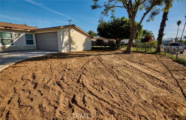 6001 De La Vista, Jurupa Valley CA: https://media.crmls.org/medias/8b63cc18-6c8a-45c6-8169-8d09d06ecf85.jpg