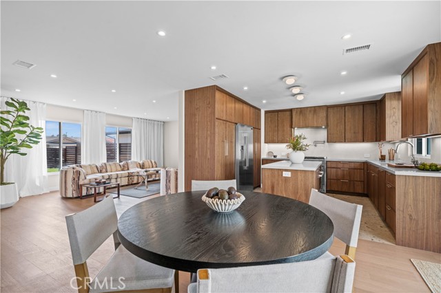 Detail Gallery Image 14 of 40 For 2957 Royal Palm Dr, Costa Mesa,  CA 92626 - 3 Beds | 2 Baths