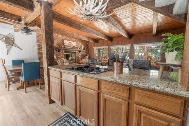 Detail Gallery Image 4 of 18 For 43151 Sheephorn Rd, Big Bear Lake,  CA 92315 - 3 Beds | 2 Baths