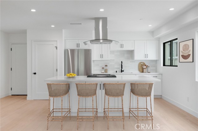 1334 9th Street, Santa Monica CA: https://media.crmls.org/medias/8b64e073-26ea-4077-b6b8-f232d3913faa.jpg