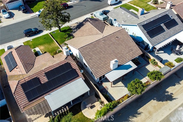 6815 Arthur Court, Chino CA: https://media.crmls.org/medias/8b656252-dcd2-48fd-ad27-dd13fd2063d9.jpg