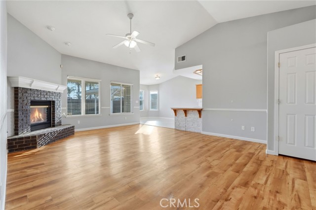 Detail Gallery Image 20 of 57 For 1095 W Saffron, Hanford,  CA 93230 - 4 Beds | 2 Baths