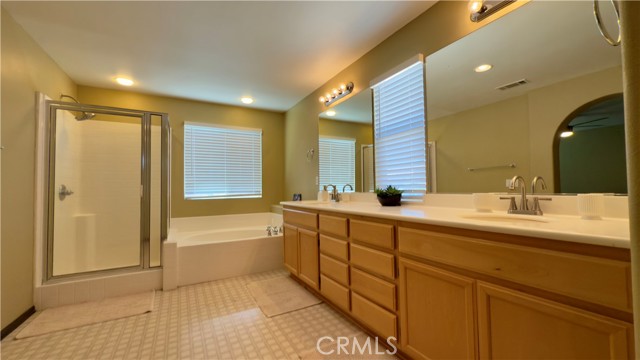 2234 Avenida Del Mar, Lancaster CA: https://media.crmls.org/medias/8b66617f-f479-4e0e-a301-deef7de54323.jpg