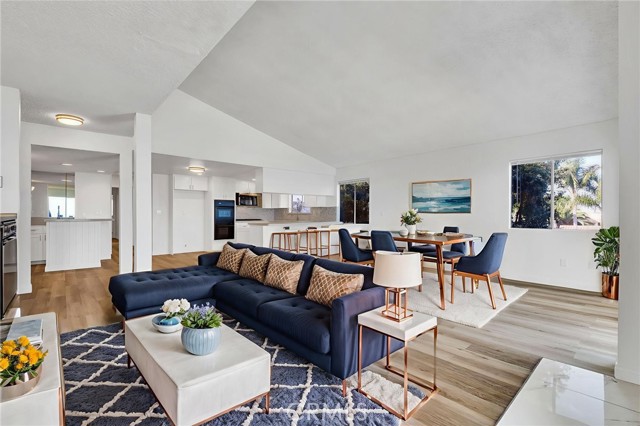 Detail Gallery Image 24 of 30 For 3935 Bluff, San Pedro,  CA 90731 - 3 Beds | 2 Baths