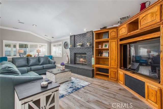 31607 Florida Street, Redlands CA: https://media.crmls.org/medias/8b66f68f-6362-4426-a238-109196351334.jpg