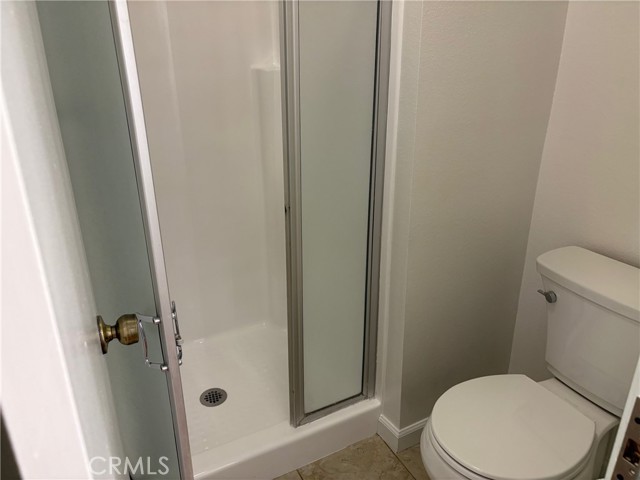 21551 Burbank Boulevard, Woodland Hills CA: https://media.crmls.org/medias/8b674dbd-e0cc-42ef-8f50-18fbc99e59b5.jpg