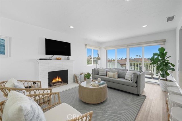 609 Gertruda, Redondo Beach, California 90277, 3 Bedrooms Bedrooms, ,3 BathroomsBathrooms,Residential,Sold,Gertruda,SB25261924