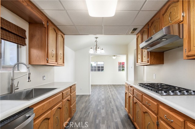 13414 Mystic Street, Whittier CA: https://media.crmls.org/medias/8b677e05-5df6-4267-b74d-86503444bf76.jpg