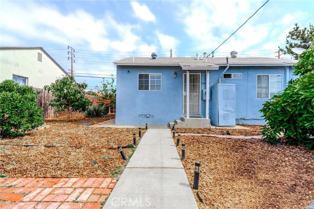 13018 Rosecrans Avenue, Norwalk CA: https://media.crmls.org/medias/8b6816cb-3adf-4561-bb19-e9f5bc8c0167.jpg