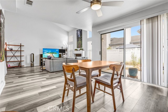 517 Orilla Walk, Oxnard CA: https://media.crmls.org/medias/8b687da0-5ff0-41ce-a54b-46e2fd8a95e9.jpg