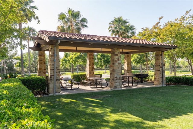 15 Clover, Lake Forest CA: https://media.crmls.org/medias/8b6882fb-45e8-4792-8217-2bda0cdff562.jpg