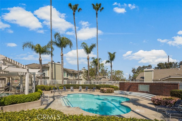 527 N Dartmouth Way, Anaheim CA: https://media.crmls.org/medias/8b69da21-4e0f-412e-8f5c-8479f2c2b55a.jpg