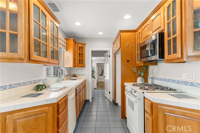 Detail Gallery Image 11 of 50 For 1518 Ocean Ave, Seal Beach,  CA 90740 - 3 Beds | 2 Baths
