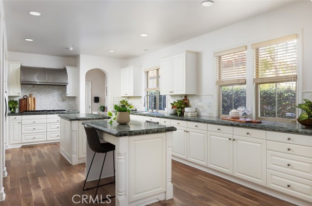 26 Via Fontibre, San Clemente CA: https://media.crmls.org/medias/8b6a8aae-c568-441d-b00d-11d943f21060.jpg