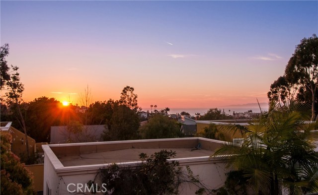 515 Lucia Avenue, Redondo Beach, California 90277, 5 Bedrooms Bedrooms, ,4 BathroomsBathrooms,Residential,Sold,Lucia,PV17059875