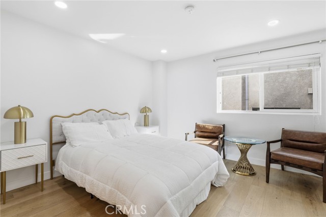 Detail Gallery Image 12 of 33 For 11119 Camarillo #104,  North Hollywood,  CA 91602 - 2 Beds | 2/1 Baths