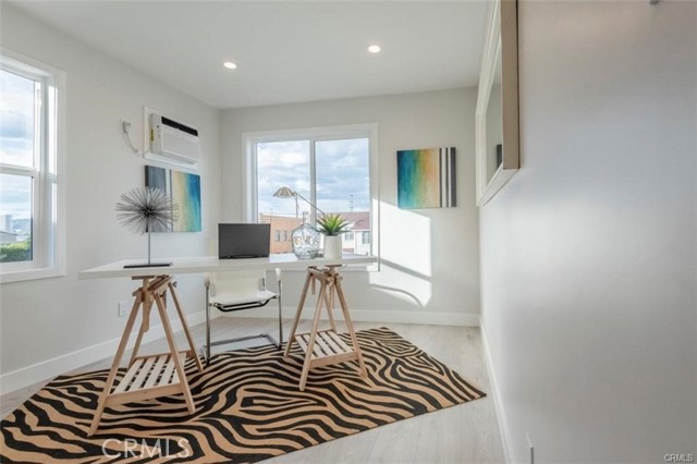 Detail Gallery Image 21 of 35 For 1613 West Bld, Los Angeles,  CA 90019 - 3 Beds | 2/1 Baths