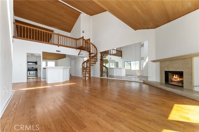 Detail Gallery Image 8 of 46 For 1230 E Ocean, Long Beach,  CA 90802 - 3 Beds | 3 Baths