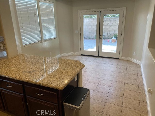5307 Rose Arbor Lane, Bakersfield CA: https://media.crmls.org/medias/8b6b9022-6020-4ba3-9fb7-3632623728ce.jpg