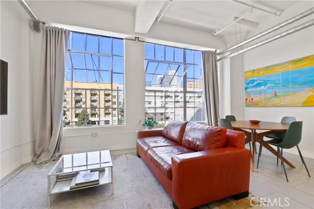 Detail Gallery Image 2 of 27 For 939 S Broadway #409,  Los Angeles,  CA 90015 - 1 Beds | 1 Baths