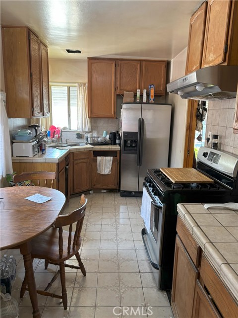 9525 Dearborn Avenue, South Gate, California 90280, 2 Bedrooms Bedrooms, ,1 BathroomBathrooms,Residential,For Sale,9525 Dearborn Avenue,CRDW25161097