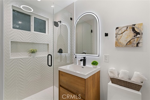 Detail Gallery Image 21 of 33 For 1364 Dunning Dr, Laguna Beach,  CA 92651 - 3 Beds | 2 Baths