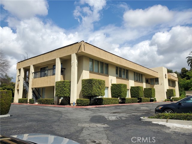 1074 Park View Drive, Covina CA: https://media.crmls.org/medias/8b6d910c-480c-4d9c-b3cd-9d313a52aff6.jpg