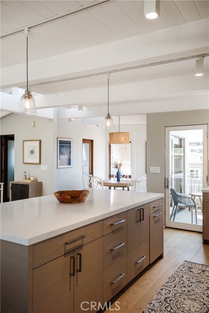 221 36th Street, Manhattan Beach, California 90266, 3 Bedrooms Bedrooms, ,3 BathroomsBathrooms,Residential,Sold,36th,SB22069794