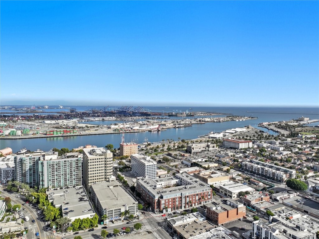 https://media.crmls.org/medias/8b709964-fcfa-400f-98b6-0fd0f5da4e80.jpg?preset=X-Large