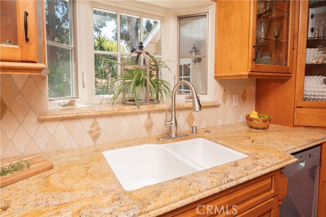 Image 16 of 75 For 2372 Shadow Hill Drive