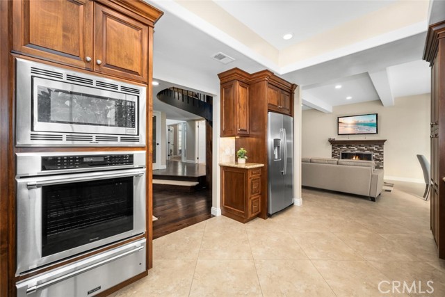 Detail Gallery Image 20 of 49 For 16282 Mandalay Cir, Huntington Beach,  CA 92649 - 5 Beds | 3 Baths