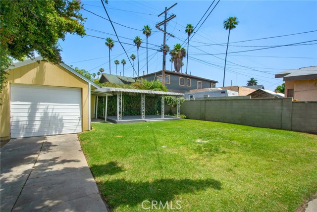 2107 30th Street, Los Angeles, California 90018, 3 Bedrooms Bedrooms, ,1 BathroomBathrooms,Single Family Residence,For Sale,30th,SB24117796