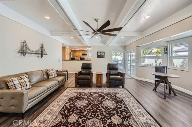 Detail Gallery Image 28 of 48 For 4048 Mistral Dr, Huntington Beach,  CA 92649 - 4 Beds | 2/1 Baths