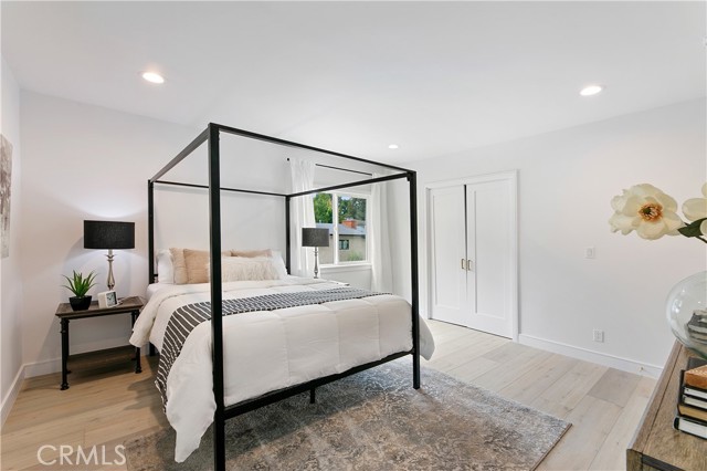 Detail Gallery Image 25 of 51 For 3900 Benedict Canyon Dr, Sherman Oaks,  CA 91423 - 3 Beds | 4 Baths